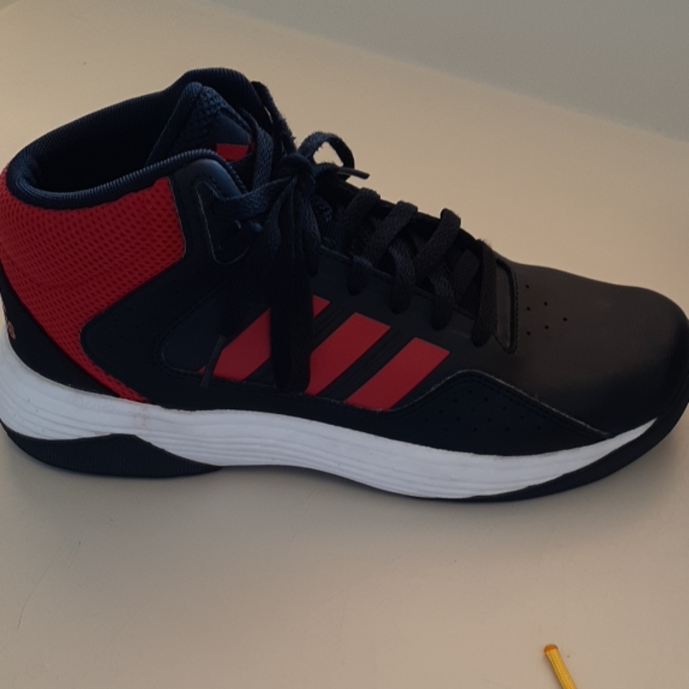 Shoes - Picture 2 of 4